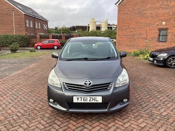Used Toyota Verso 2011 for sale - 79674776: Photo