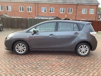 Used Toyota Verso 2011 for sale - 79674776: Photo