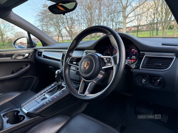 Used Porsche Macan 2017 for sale - 76620838: Photo 2