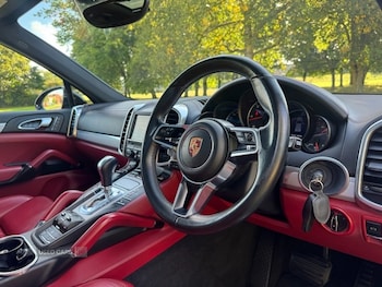 Used Porsche Cayenne 2015 for sale - 75720971: Photo