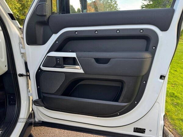 Used Land Rover Defender 2021 for sale - 76095436: Photo 25