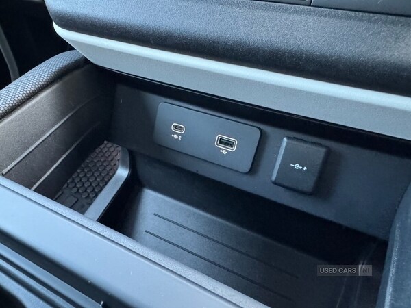 Used Land Rover Defender 2021 for sale - 76095436: Photo 50