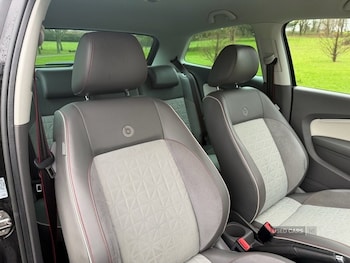 Used Volkswagen Polo 2016 for sale - 77157149: Photo