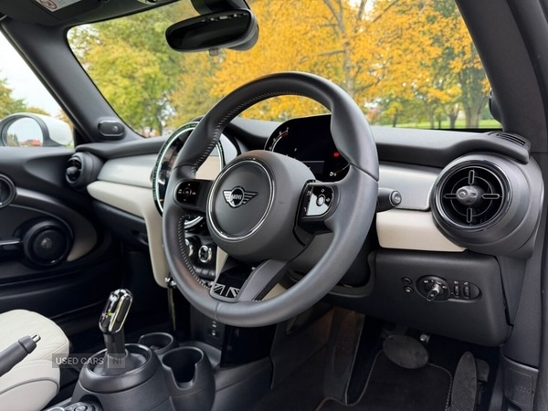 Used MINI Convertible 2023 for sale - 76315465: Photo 2