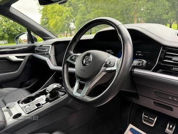 Used Volkswagen Touareg 2018 for sale - 79329087: Photo