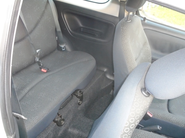 Used Toyota Yaris 2004 for sale - 75412780: Photo 11