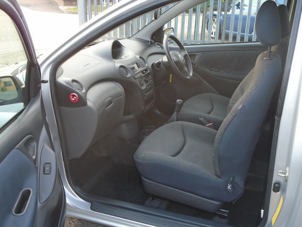 Used Toyota Yaris 2004 for sale - 75412780: Photo 14