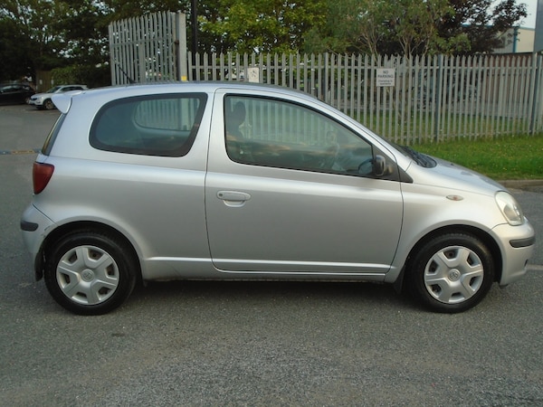 Used Toyota Yaris 2004 for sale - 75412780: Photo 8