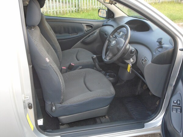 Used Toyota Yaris 2004 for sale - 75412780: Photo 9