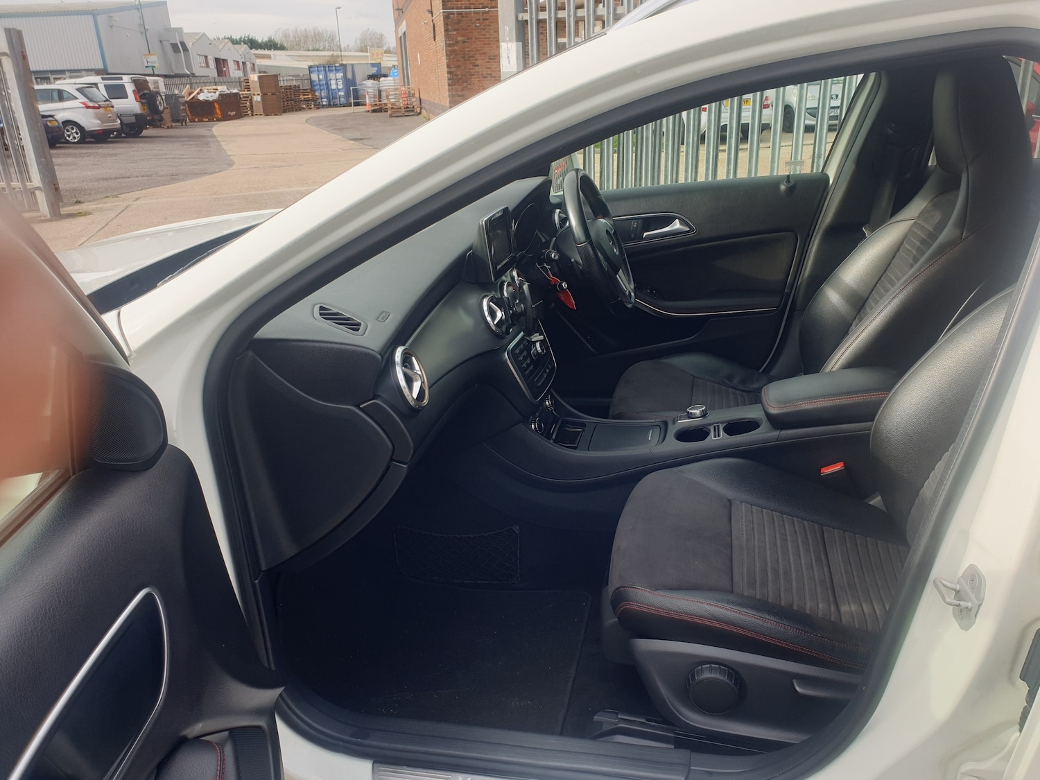 Used Mercedes-Benz GLA 2015 for sale - 76416476: Photo 15