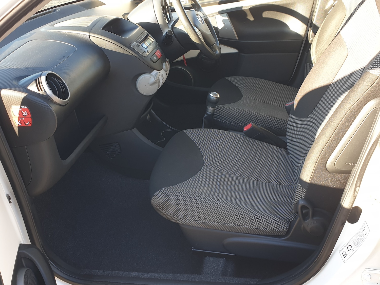 Used Toyota AYGO 2012 for sale - 76604311: Photo 15