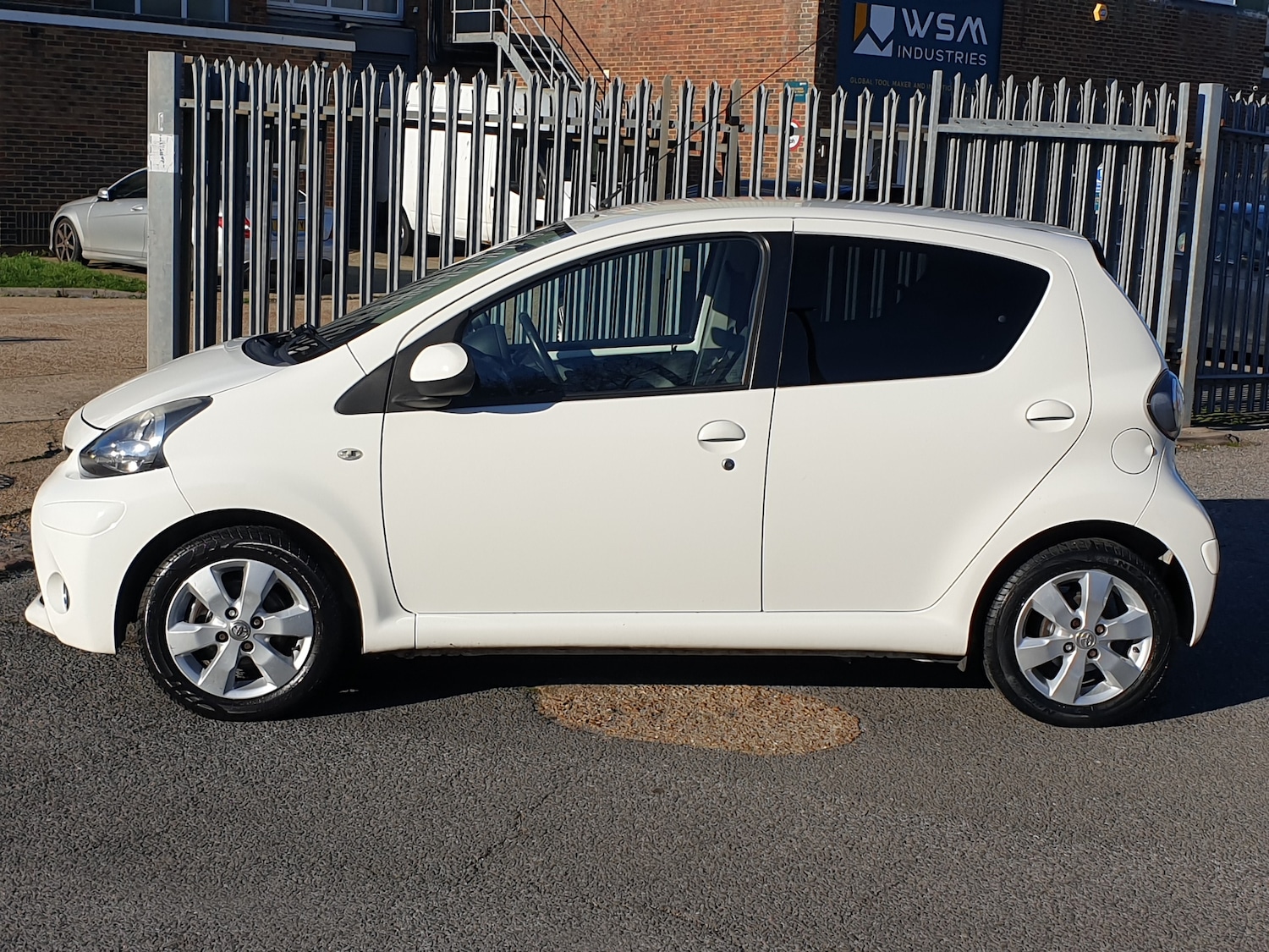 Used Toyota AYGO 2012 for sale - 76604311: Photo 4