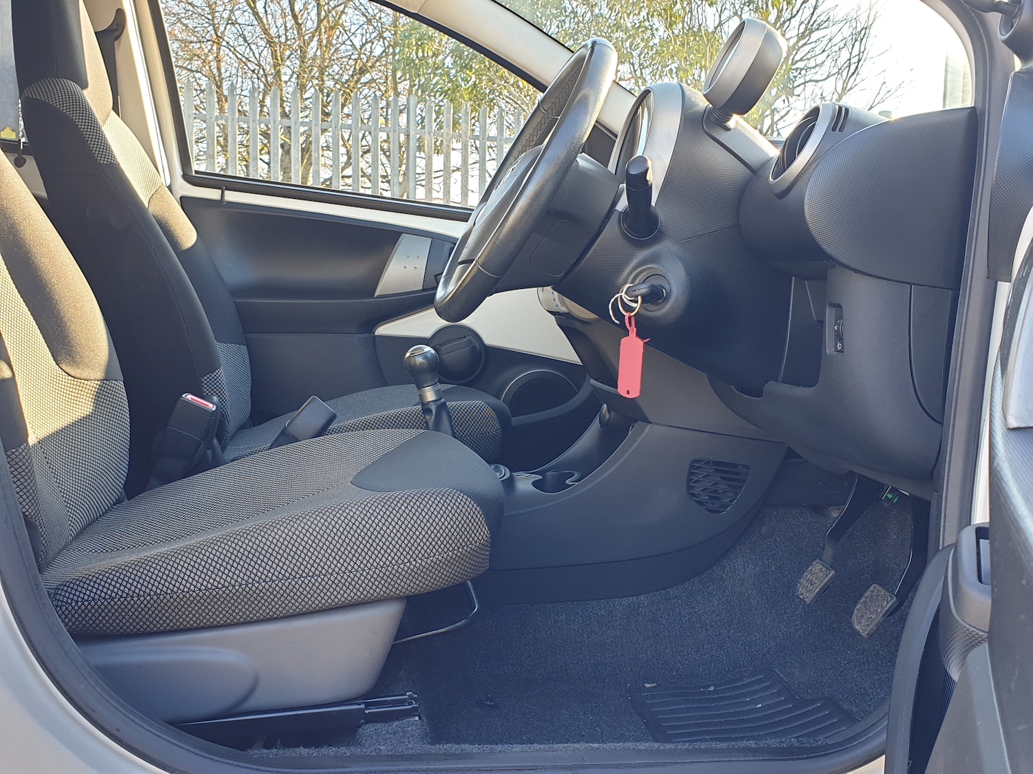 Used Toyota AYGO 2012 for sale - 76604311: Photo 9