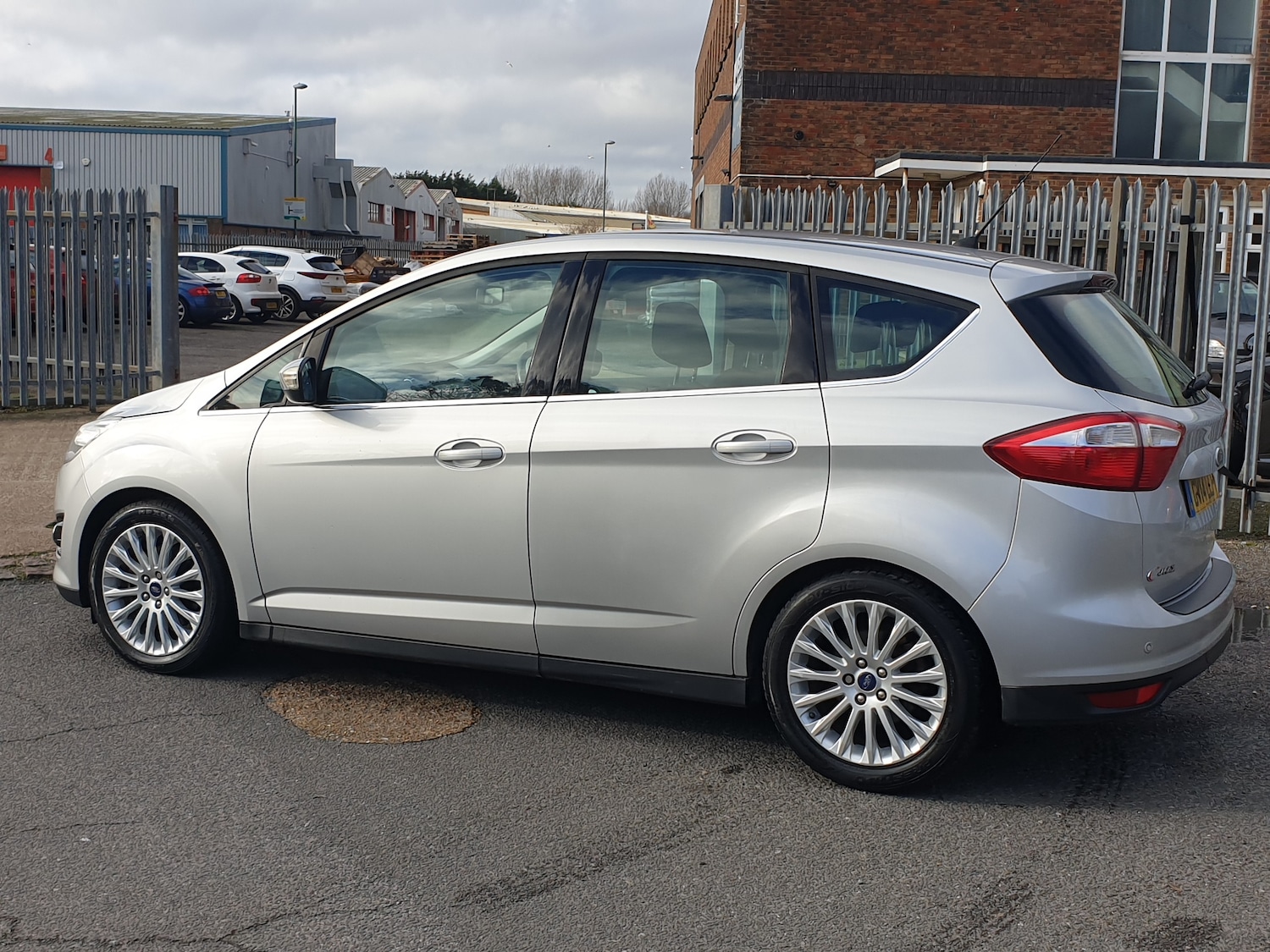 Used Ford C-Max 2014 for sale - 77226136: Photo 5