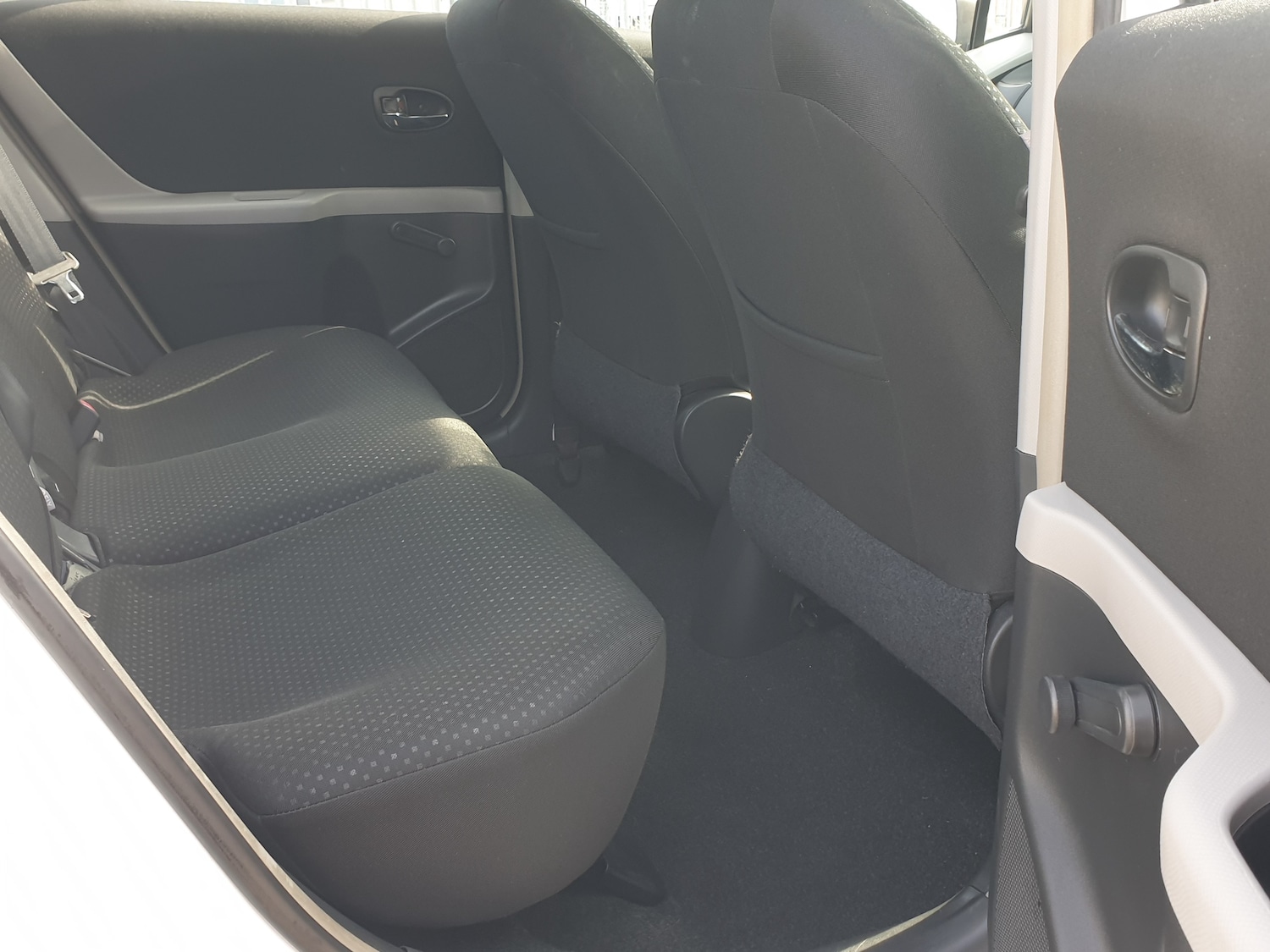 Used Toyota Yaris 2011 for sale - 77976118: Photo 12