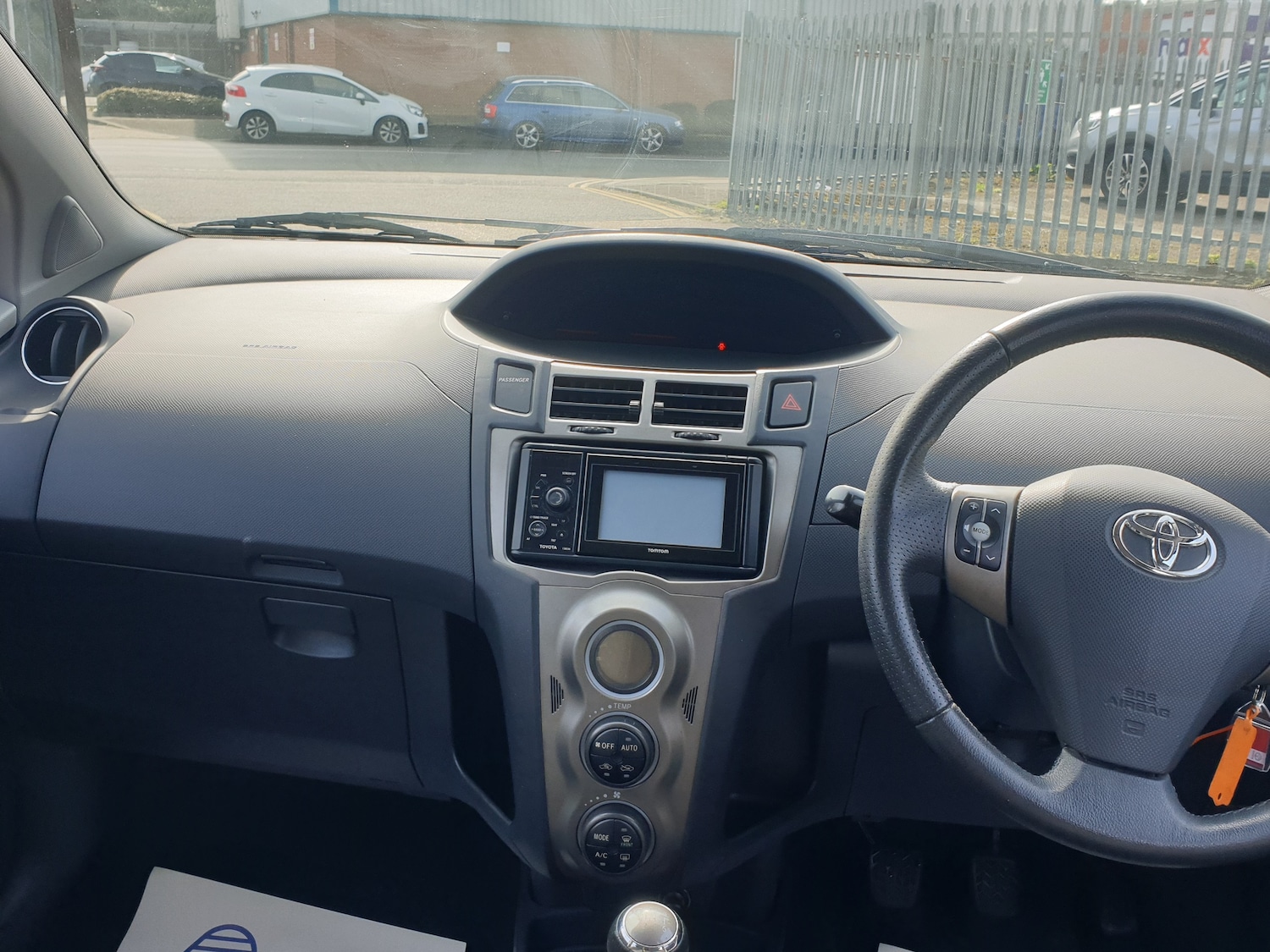 Used Toyota Yaris 2011 for sale - 77976118: Photo 13