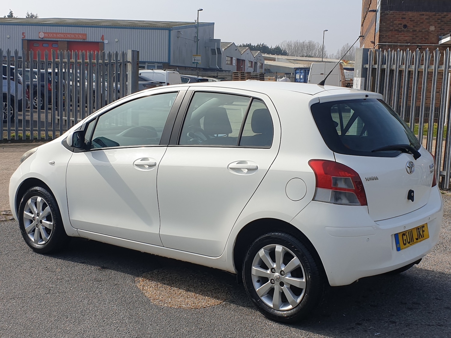 Used Toyota Yaris 2011 for sale - 77976118: Photo 5