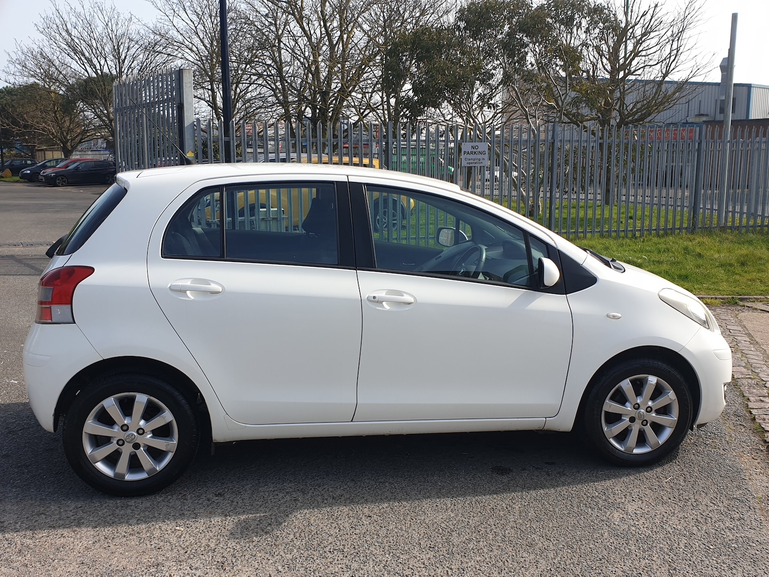 Used Toyota Yaris 2011 for sale - 77976118: Photo 8
