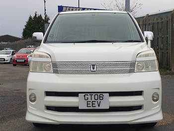 Used Toyota Voxy 2006 for sale - 75620957: Photo