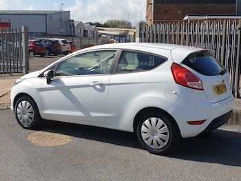 Used Ford Fiesta 2013 for sale - 75880892: Photo