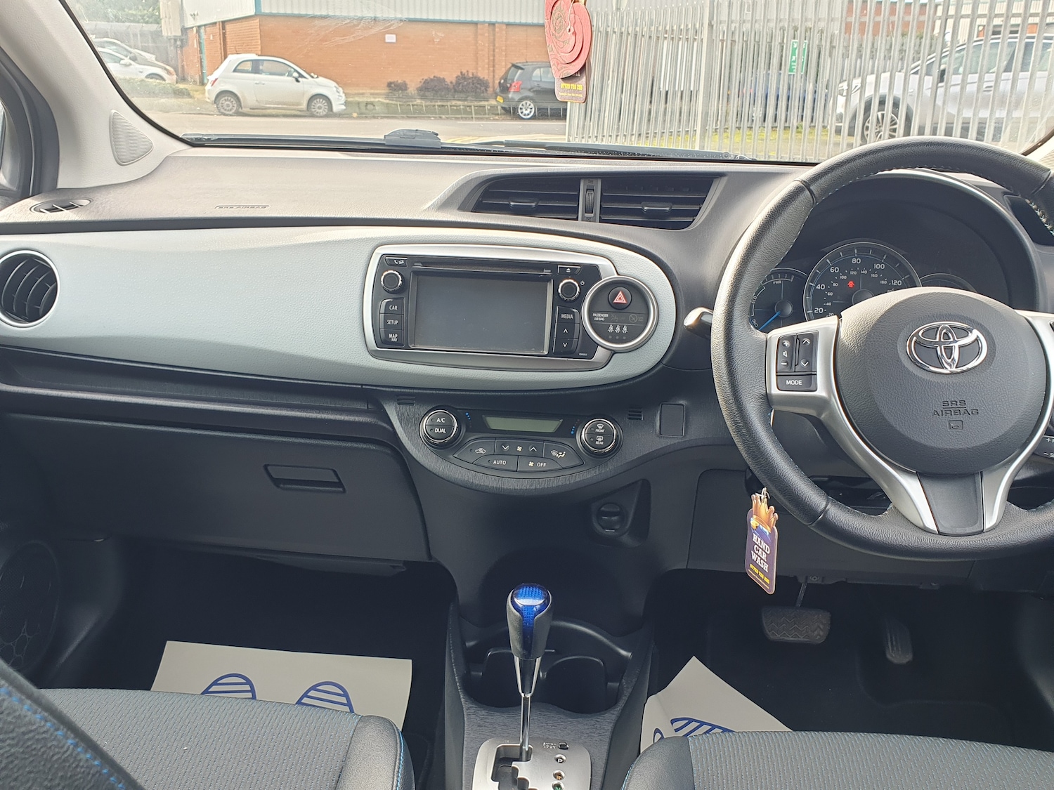 Used Toyota Yaris 2012 for sale - 76545928: Photo 12