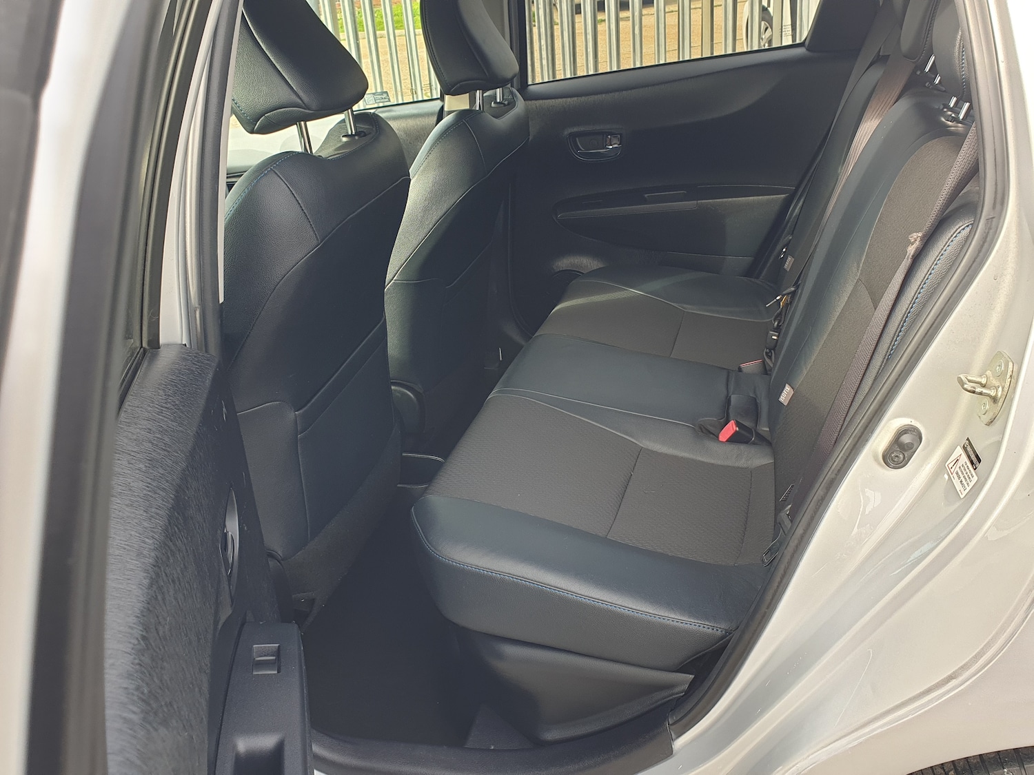 Used Toyota Yaris 2012 for sale - 76545928: Photo 14