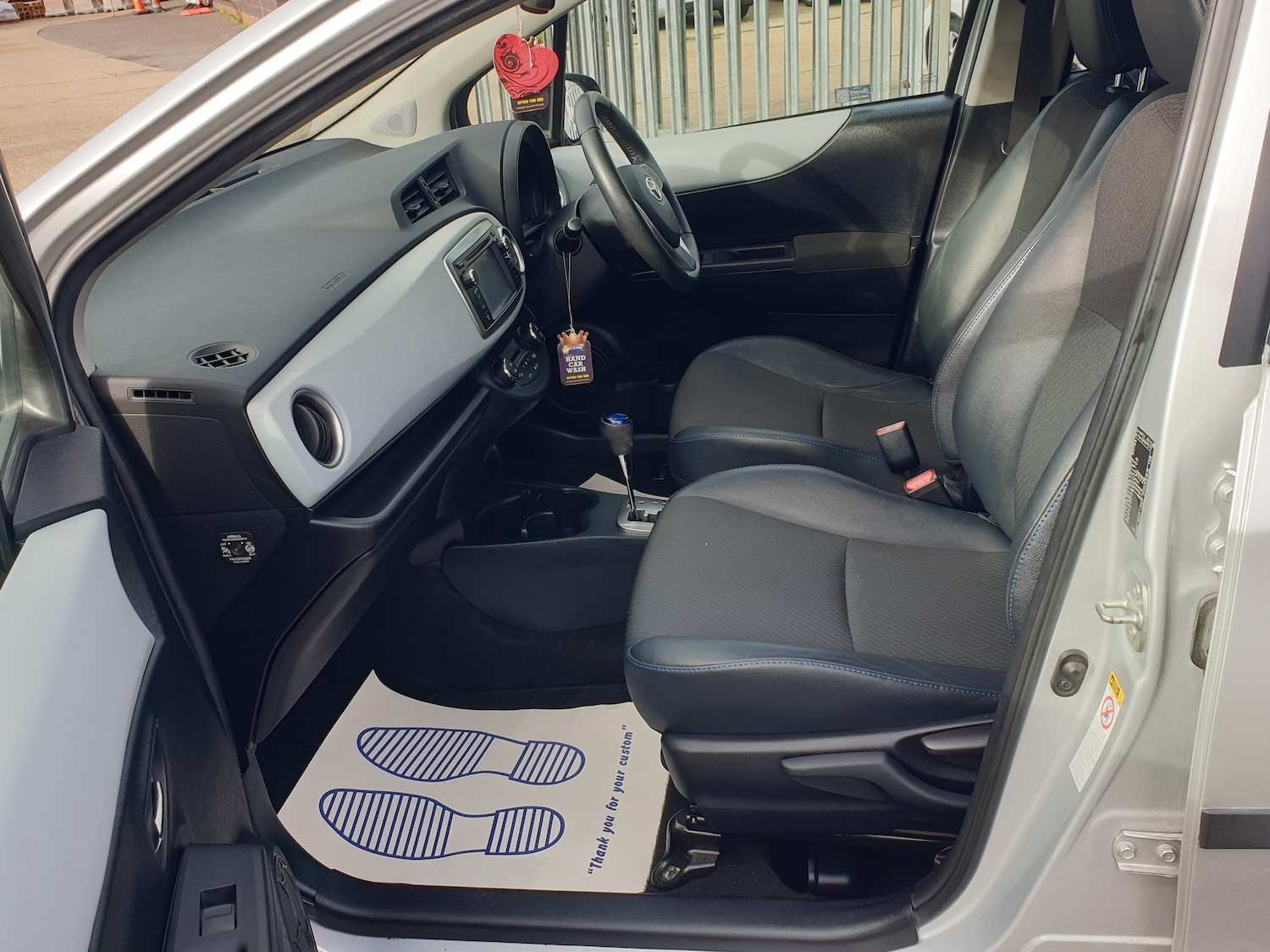 Used Toyota Yaris 2012 for sale - 76545928: Photo 15