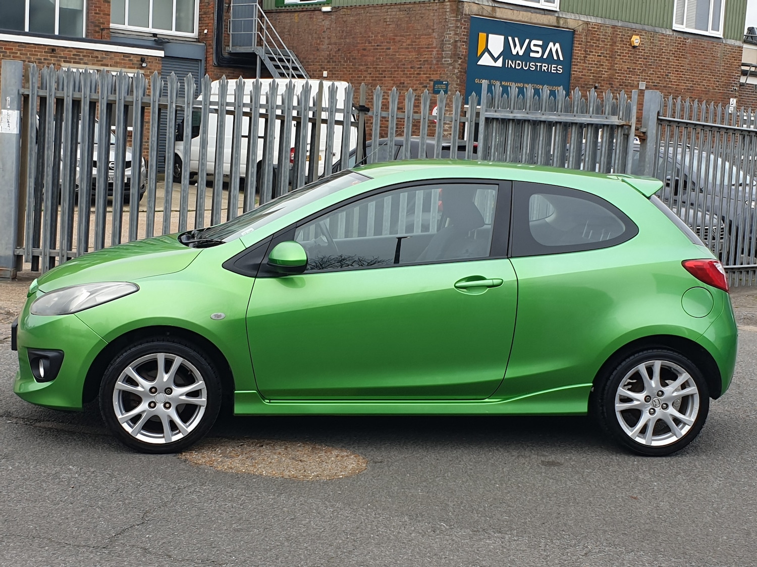 Used Mazda Mazda2 2009 for sale - 76961843: Photo 4