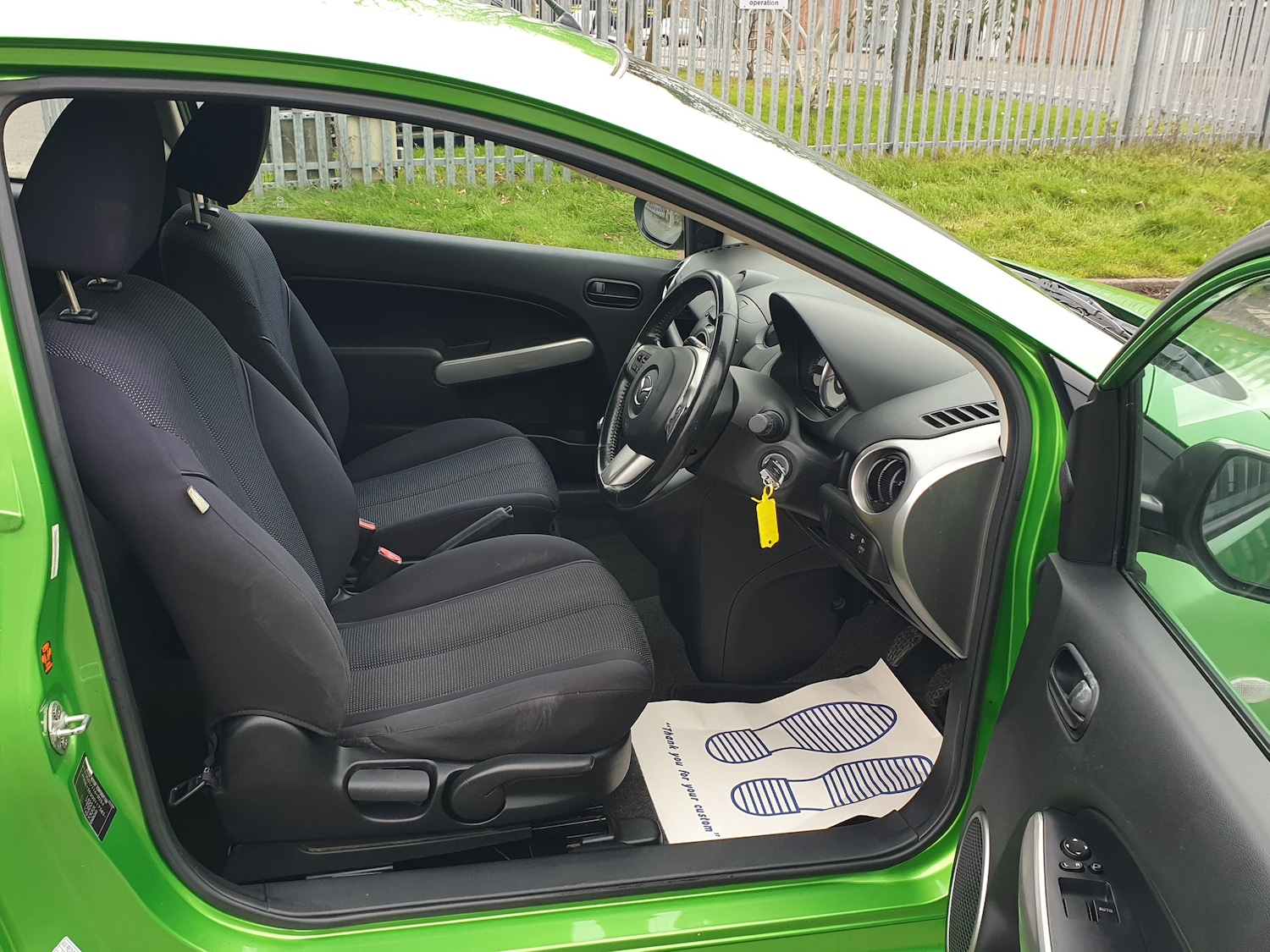 Used Mazda Mazda2 2009 for sale - 76961843: Photo 9