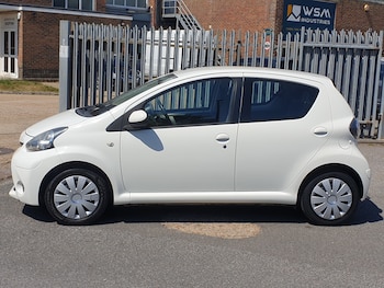Used Toyota AYGO 2013 for sale - 78502313: Photo