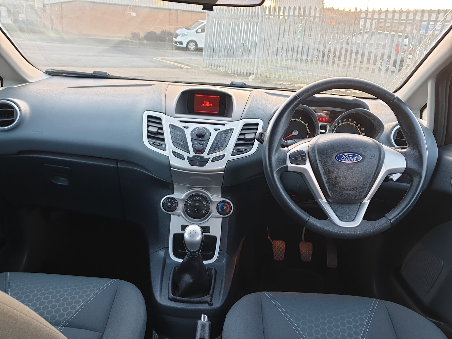 Used Ford Fiesta 2010 for sale - 76883928: Photo 11