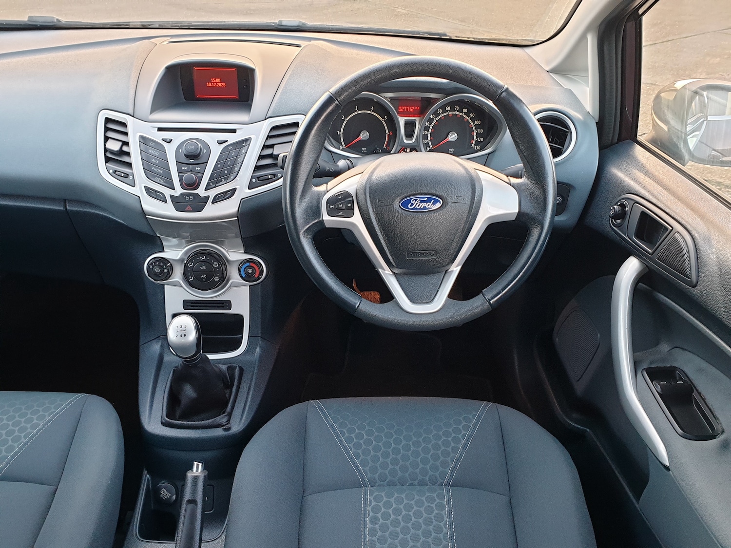 Used Ford Fiesta 2010 for sale - 76883928: Photo 12