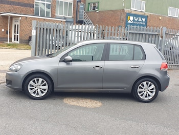 Used Volkswagen Golf 2010 for sale - 78629007: Photo