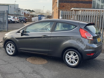 Used Ford Fiesta 2015 for sale - 77171435: Photo