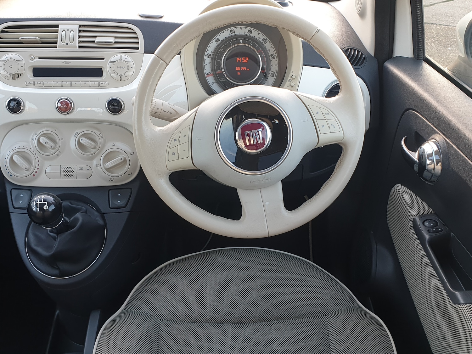 Used Fiat 500 2010 for sale - 77118111: Photo 11
