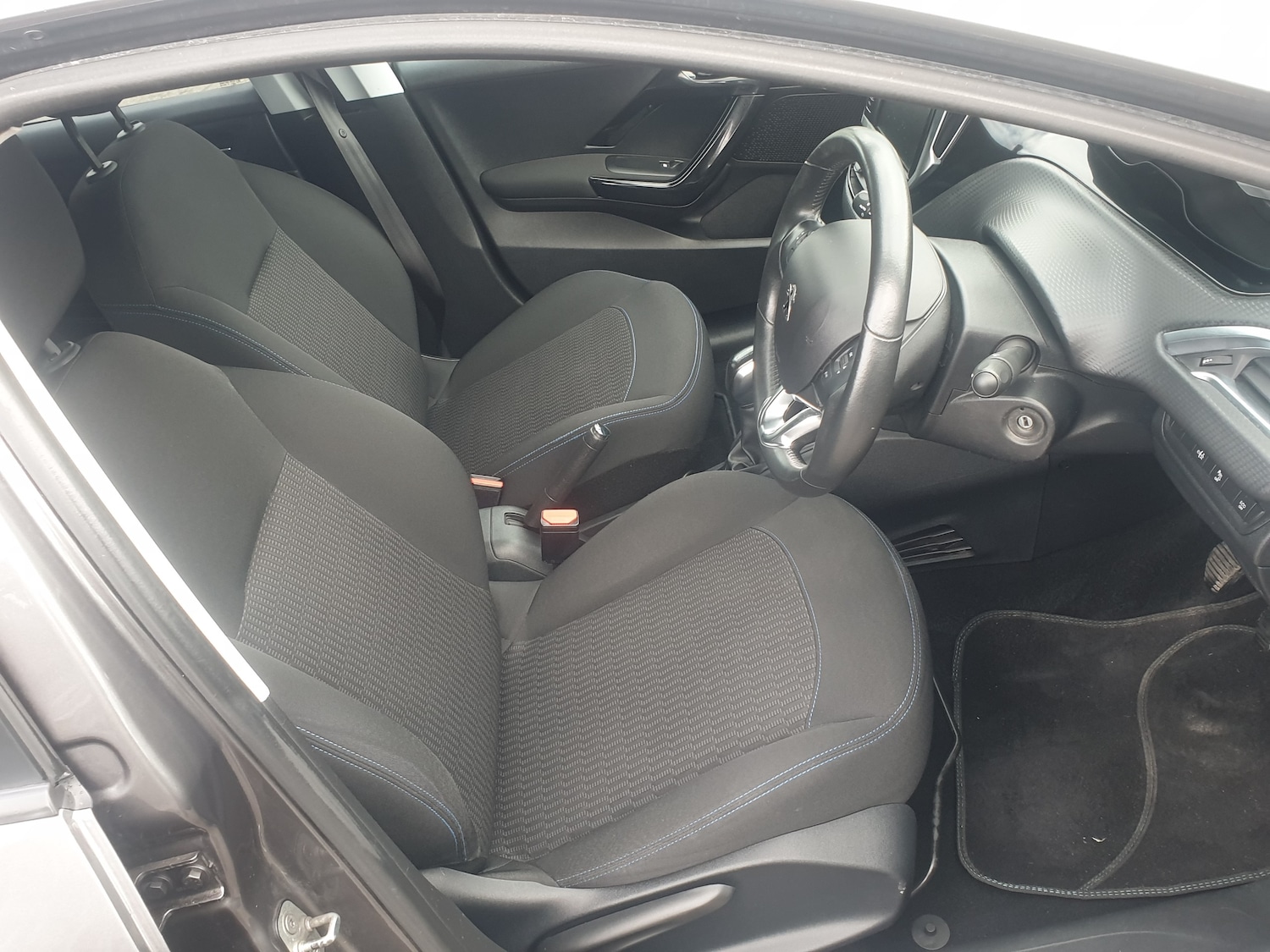 Used Peugeot 208 2019 for sale - 77820021: Photo 10