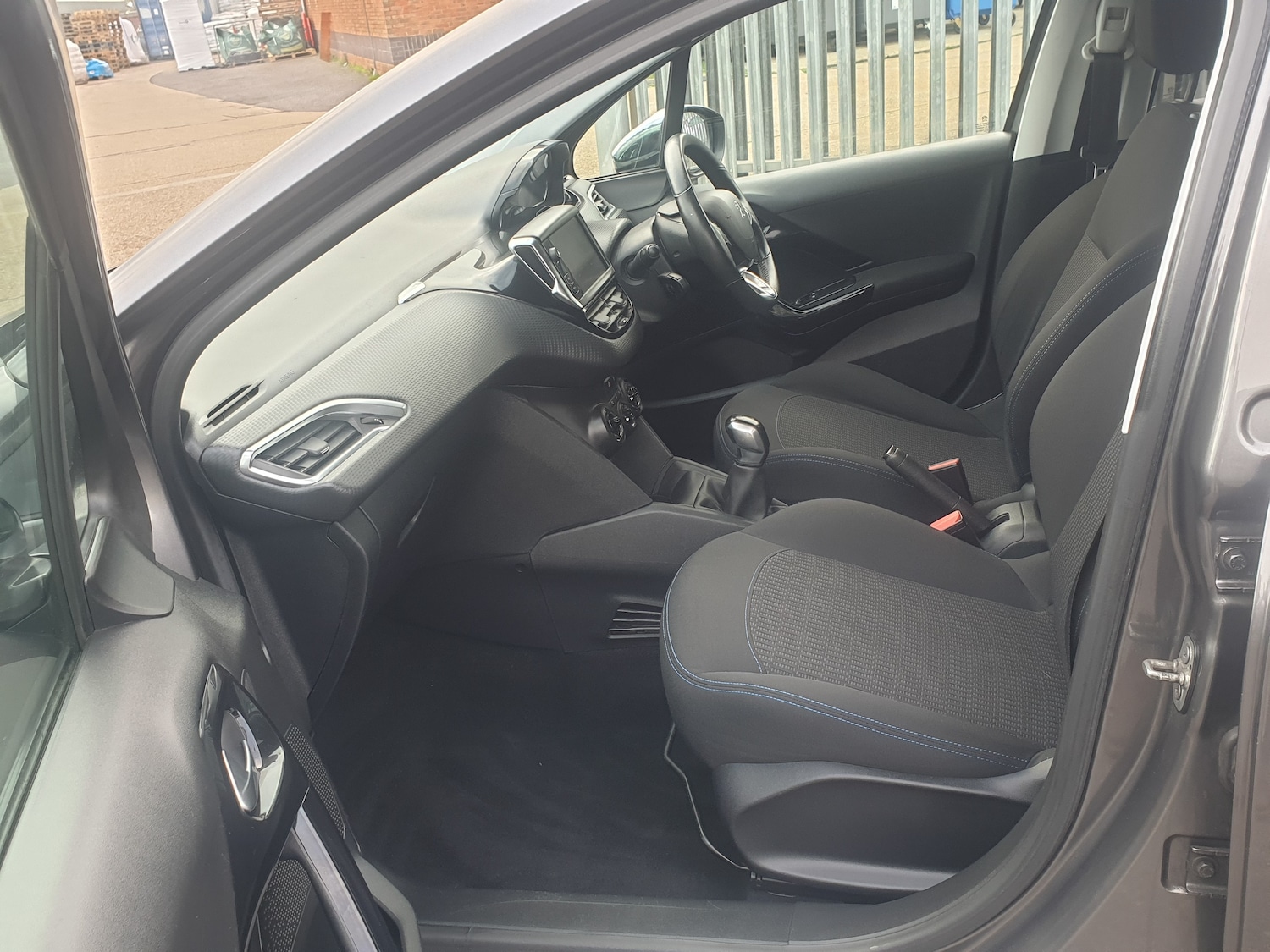 Used Peugeot 208 2019 for sale - 77820021: Photo 15