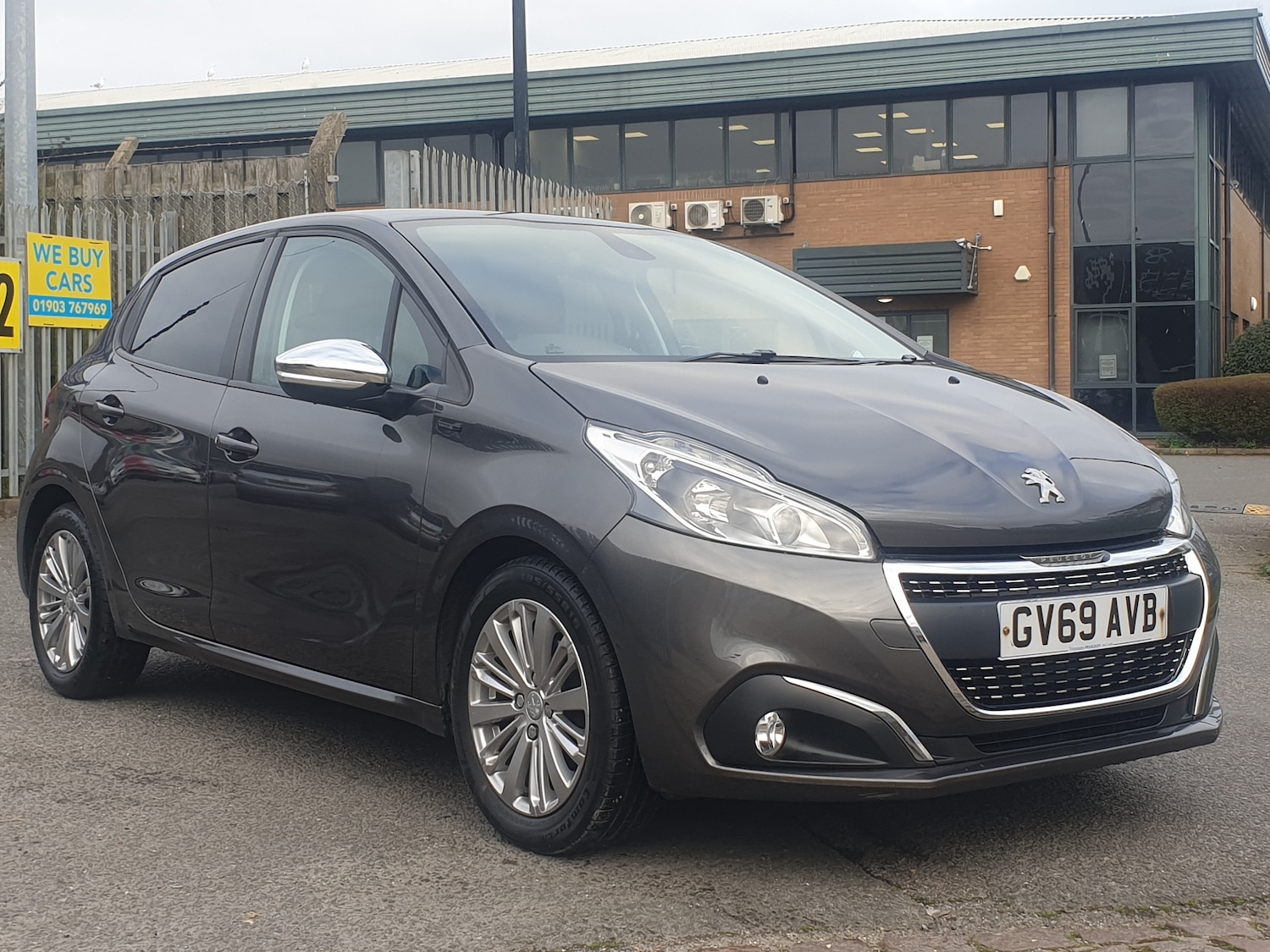 Used Peugeot 208 2019 for sale - 77820021: Photo 3