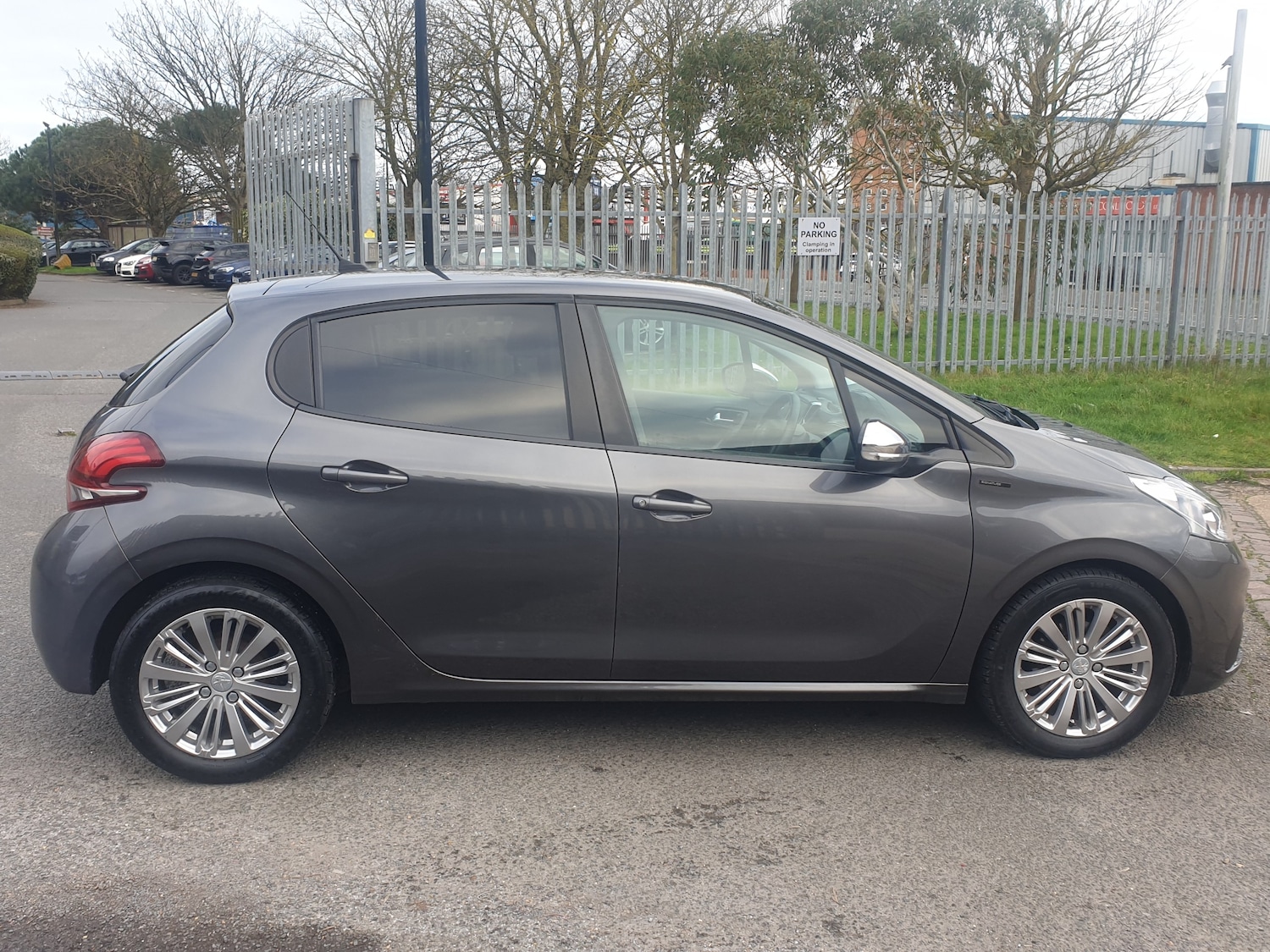 Used Peugeot 208 2019 for sale - 77820021: Photo 8