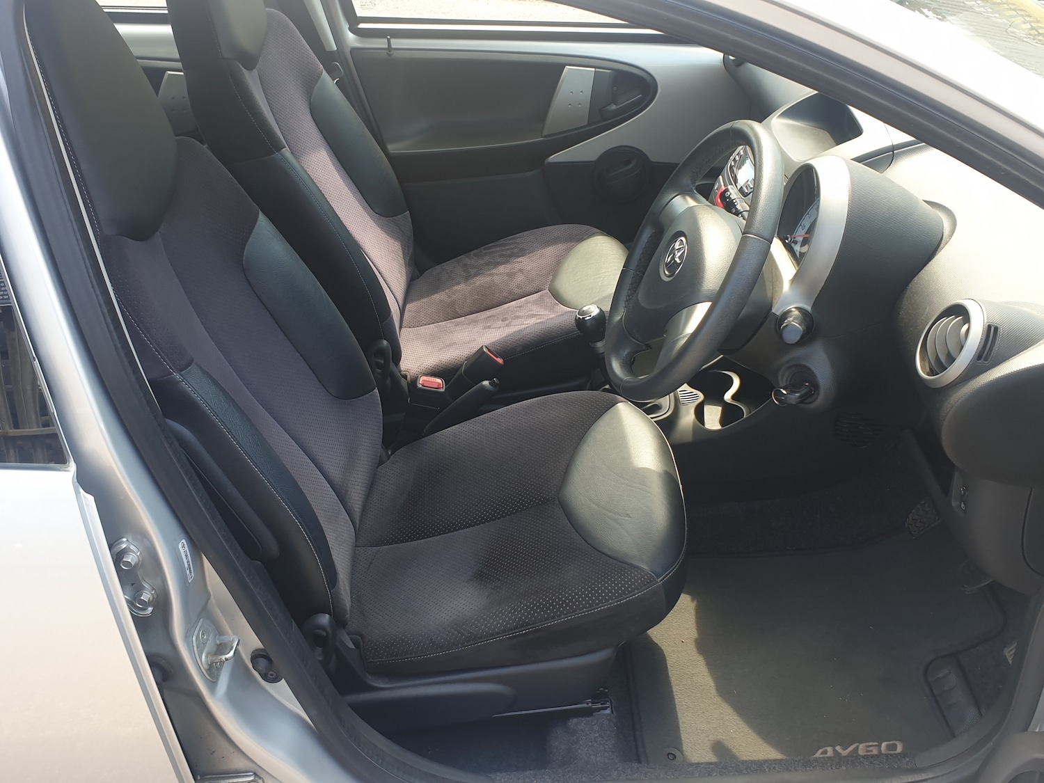 Used Toyota AYGO 2013 for sale - 76324515: Photo 10
