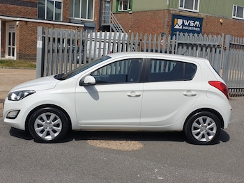 Used Hyundai i20 2014 for sale - 78633202: Photo