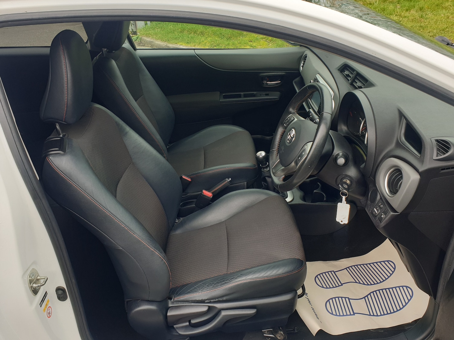 Used Toyota Yaris 2013 for sale - 77570944: Photo 10