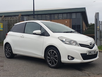 Used Toyota Yaris 2013 for sale - 77570944: Photo