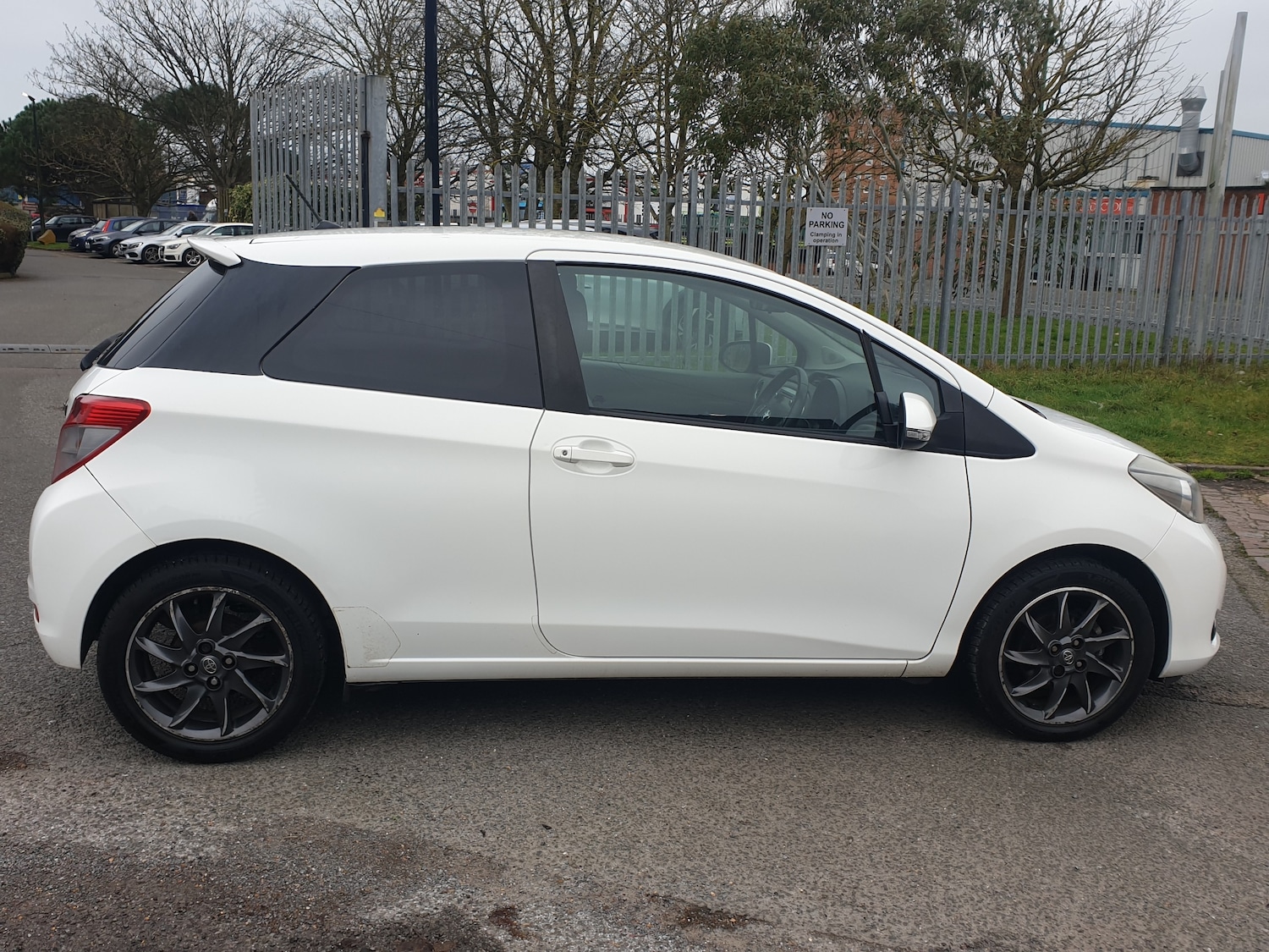 Used Toyota Yaris 2013 for sale - 77570944: Photo 8
