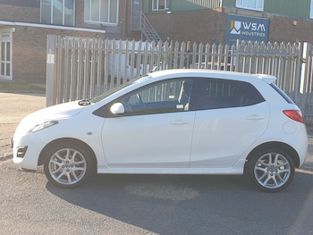 Used Mazda Mazda2 2015 for sale - 78345417: Photo
