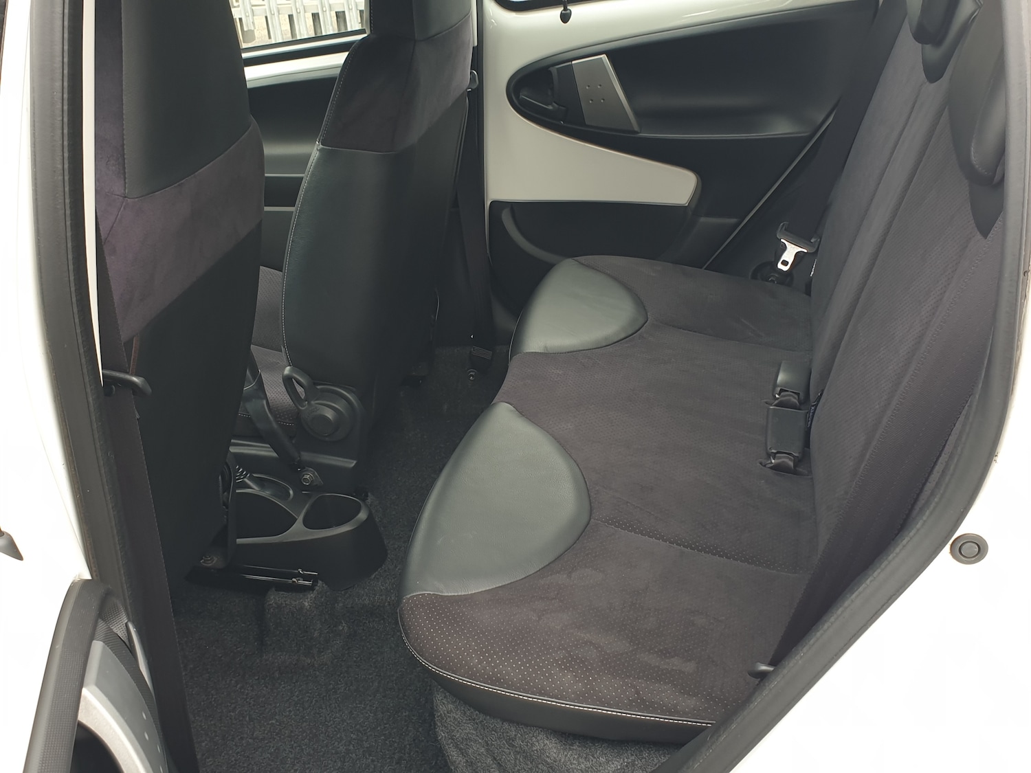 Used Toyota AYGO 2013 for sale - 77249330: Photo 14