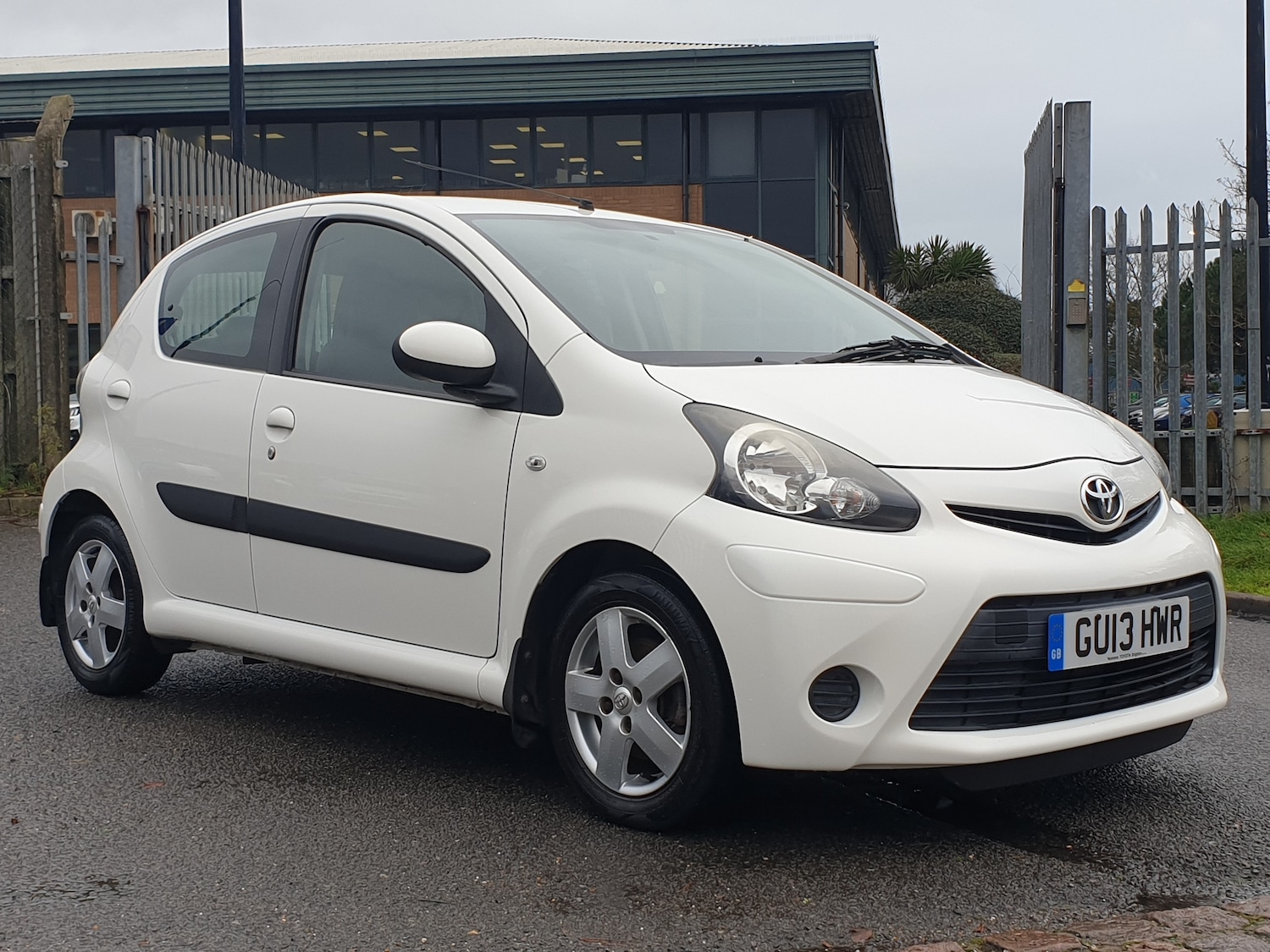 Used Toyota AYGO 2013 for sale - 77249330: Photo 3