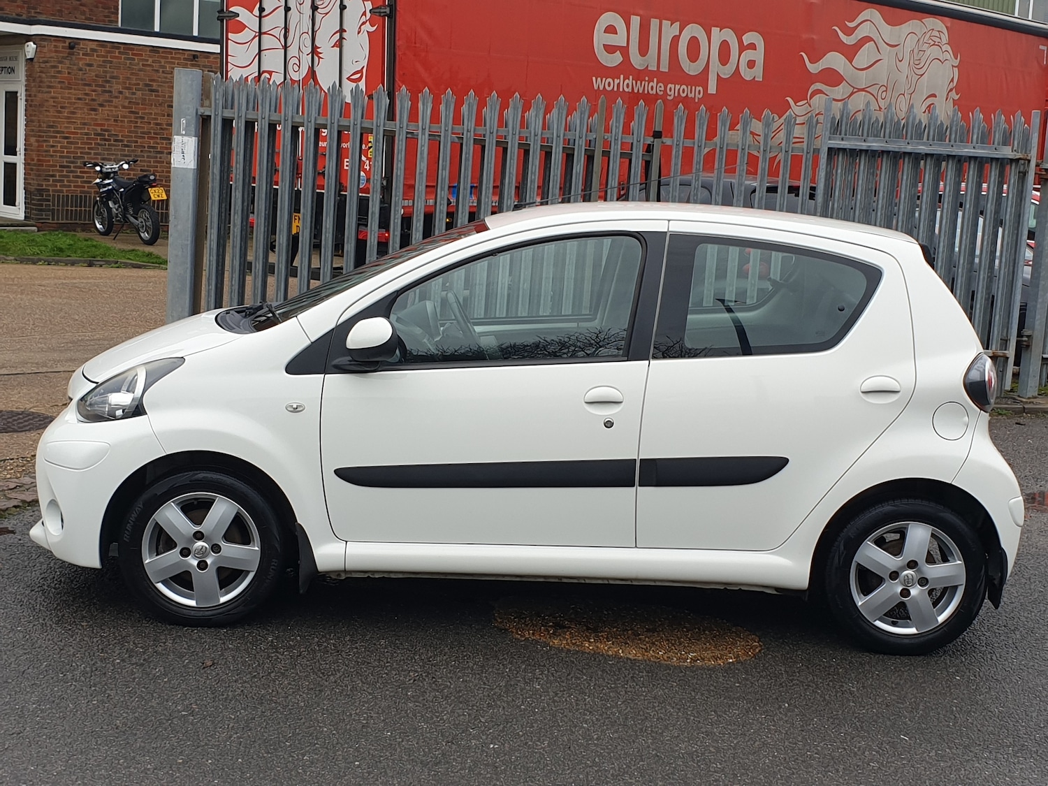 Used Toyota AYGO 2013 for sale - 77249330: Photo 4
