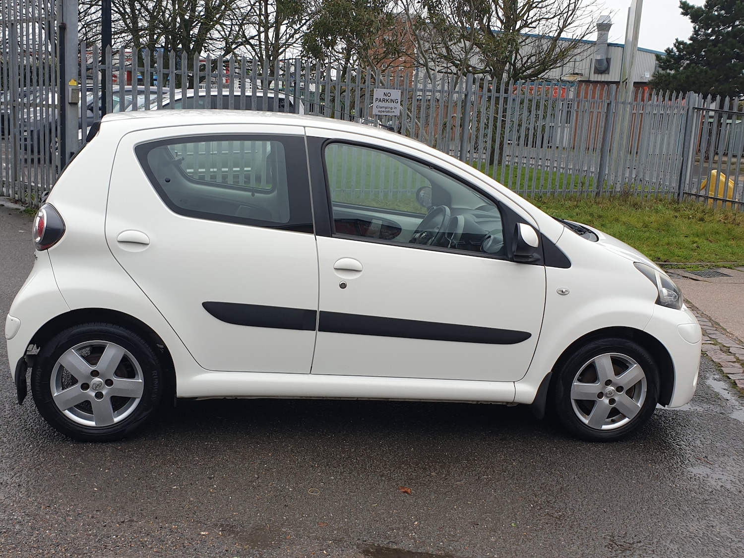 Used Toyota AYGO 2013 for sale - 77249330: Photo 8