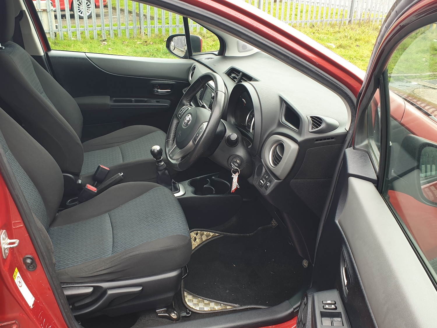 Used Toyota Yaris 2012 for sale - 77446284: Photo 9